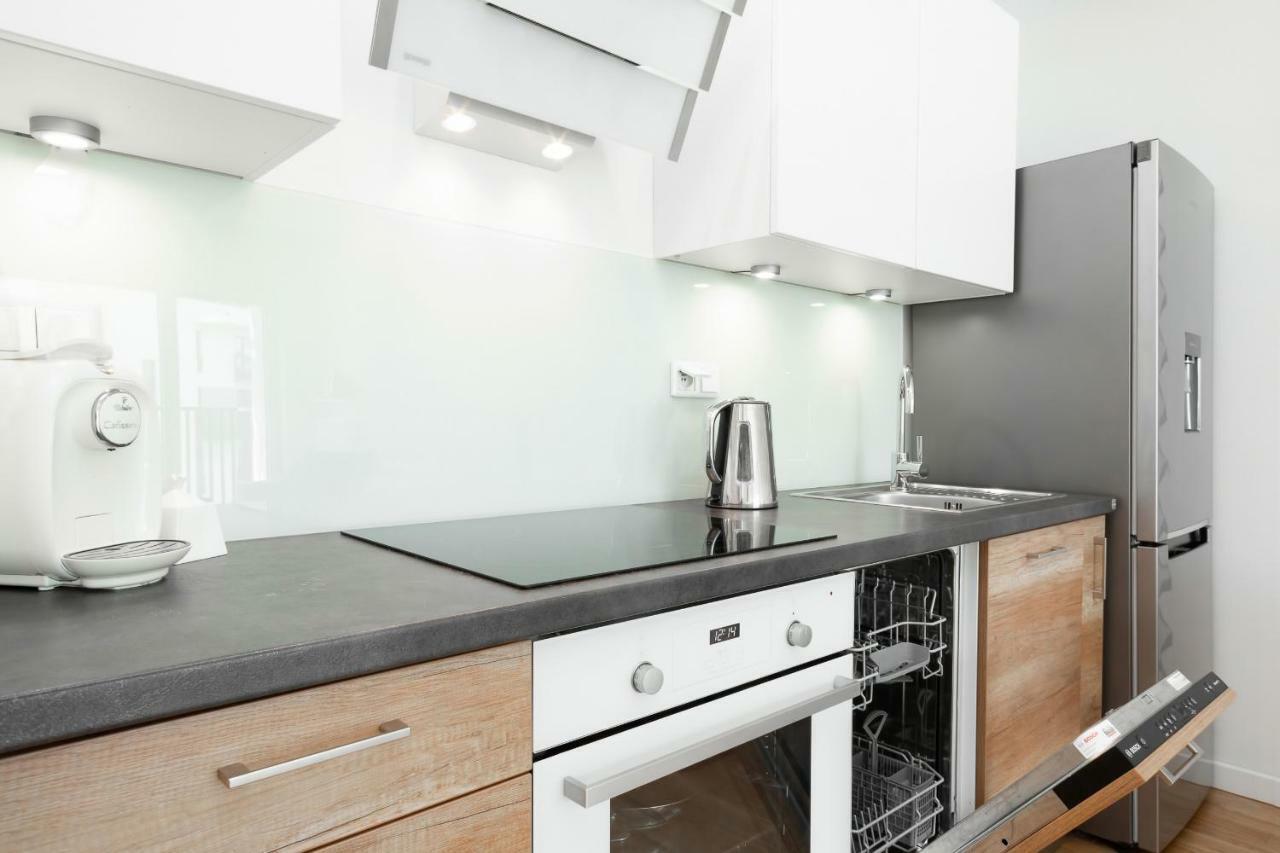 Apartment A&d By Renters *